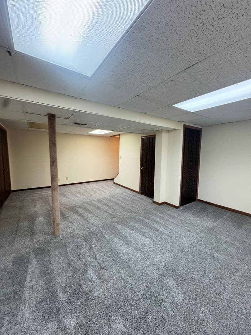 Omaha Apartment: 2723 N 93rd Street