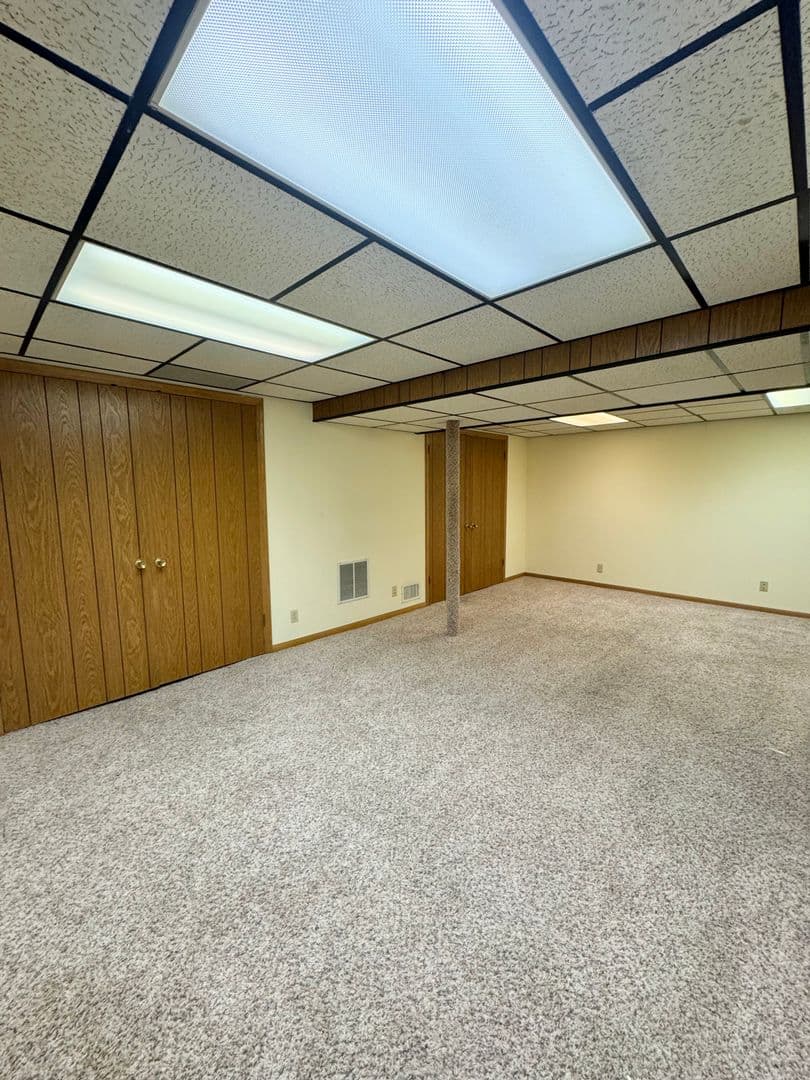 Omaha Apartment: 2723 N 93rd Street