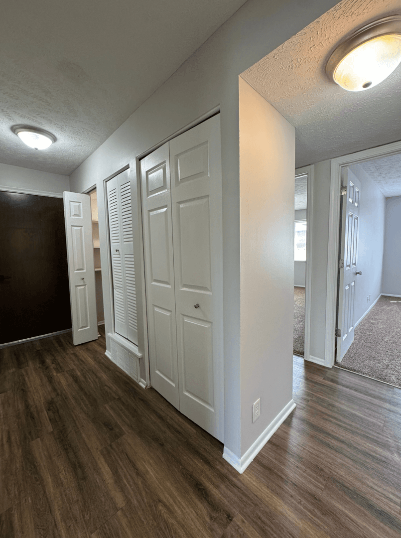 Omaha Apartment: 11706 Arbor Street