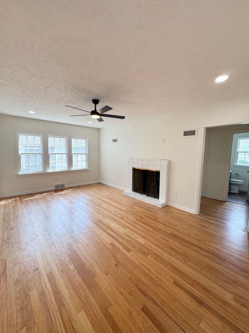 Omaha House: 2034 N 49th ST