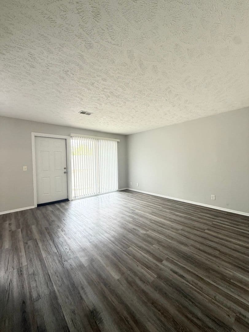 Omaha Apartment: 11706 Arbor Street