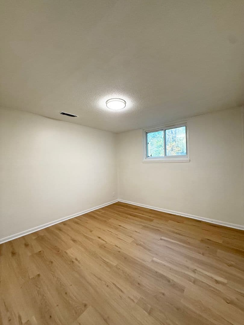 Omaha House: 4714 Huntington Avenue