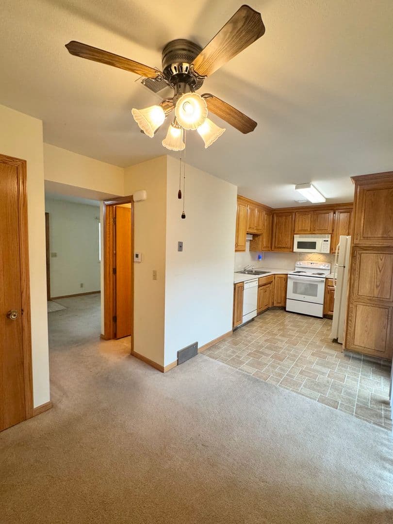 Omaha Apartment: 2723 N 93rd Street