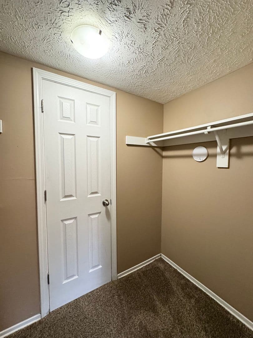 Omaha Apartment: 11706 Arbor Street