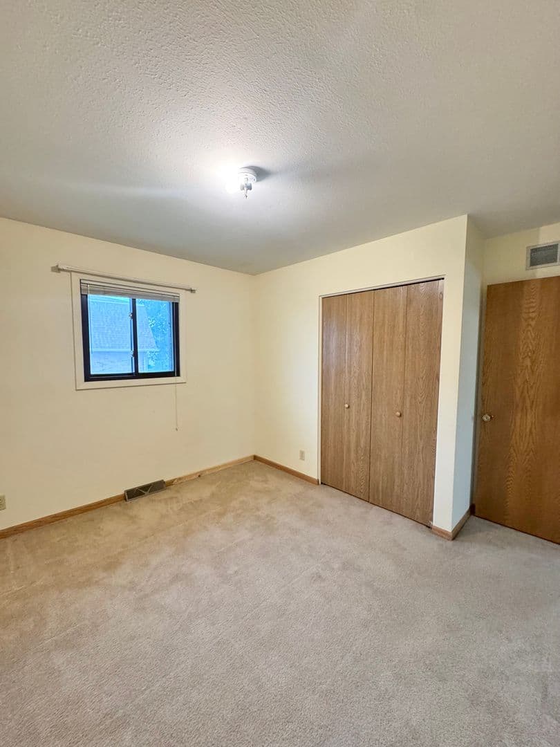 Omaha Apartment: 2723 N 93rd Street