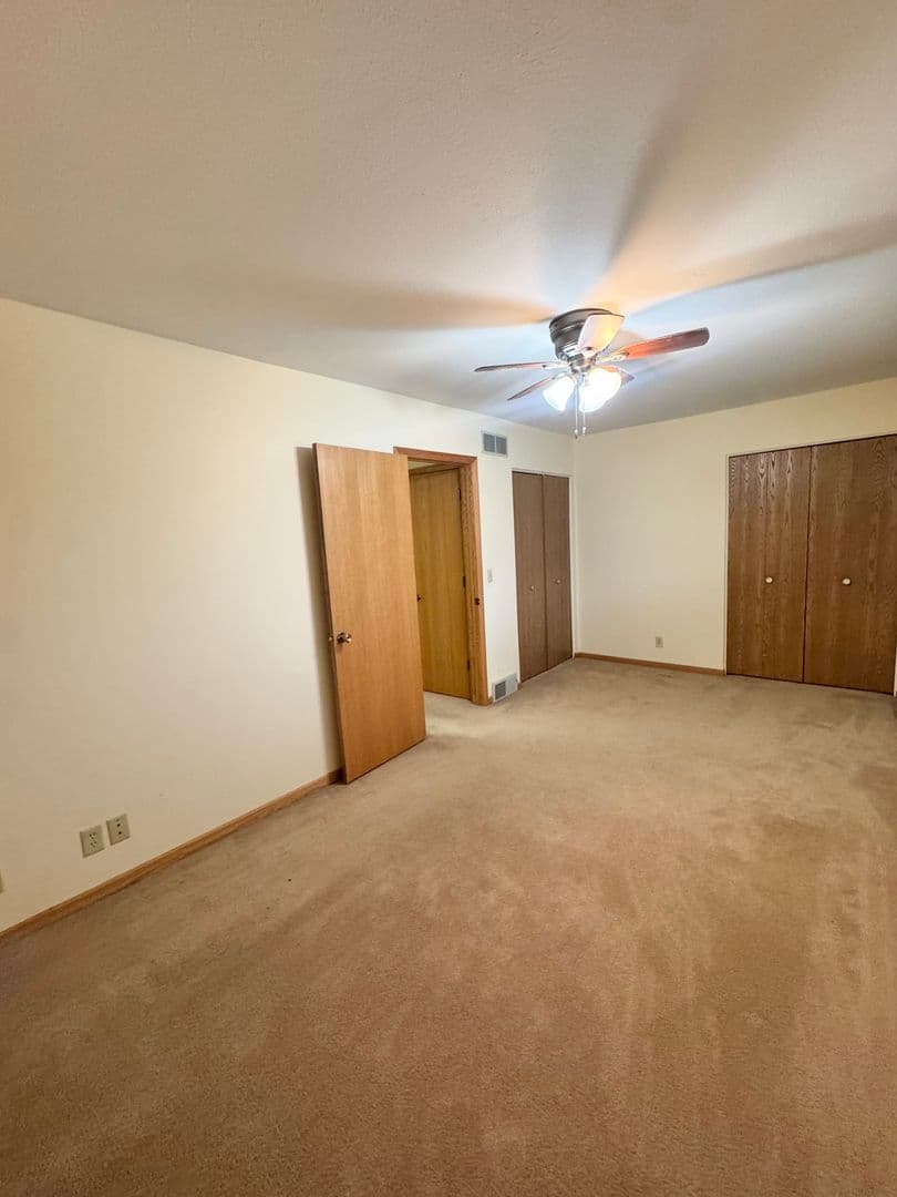 Omaha Apartment: 2723 N 93rd Street