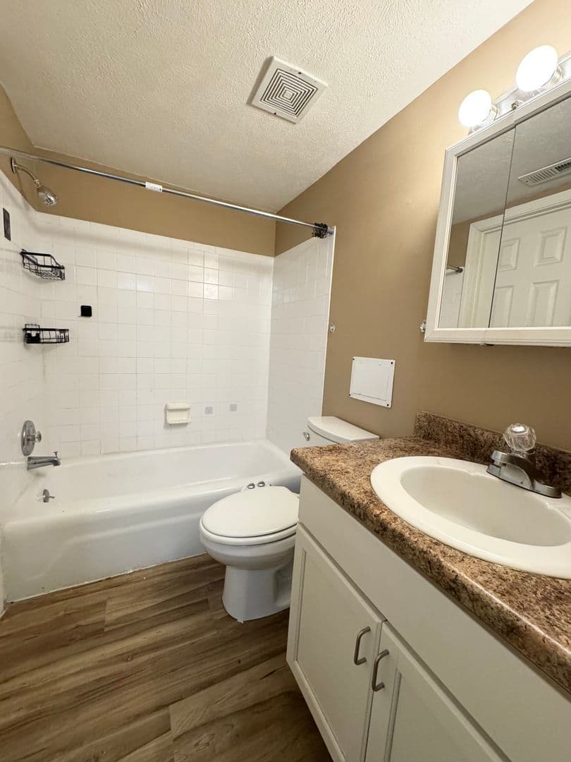 Omaha Apartment: 11706 Arbor Street