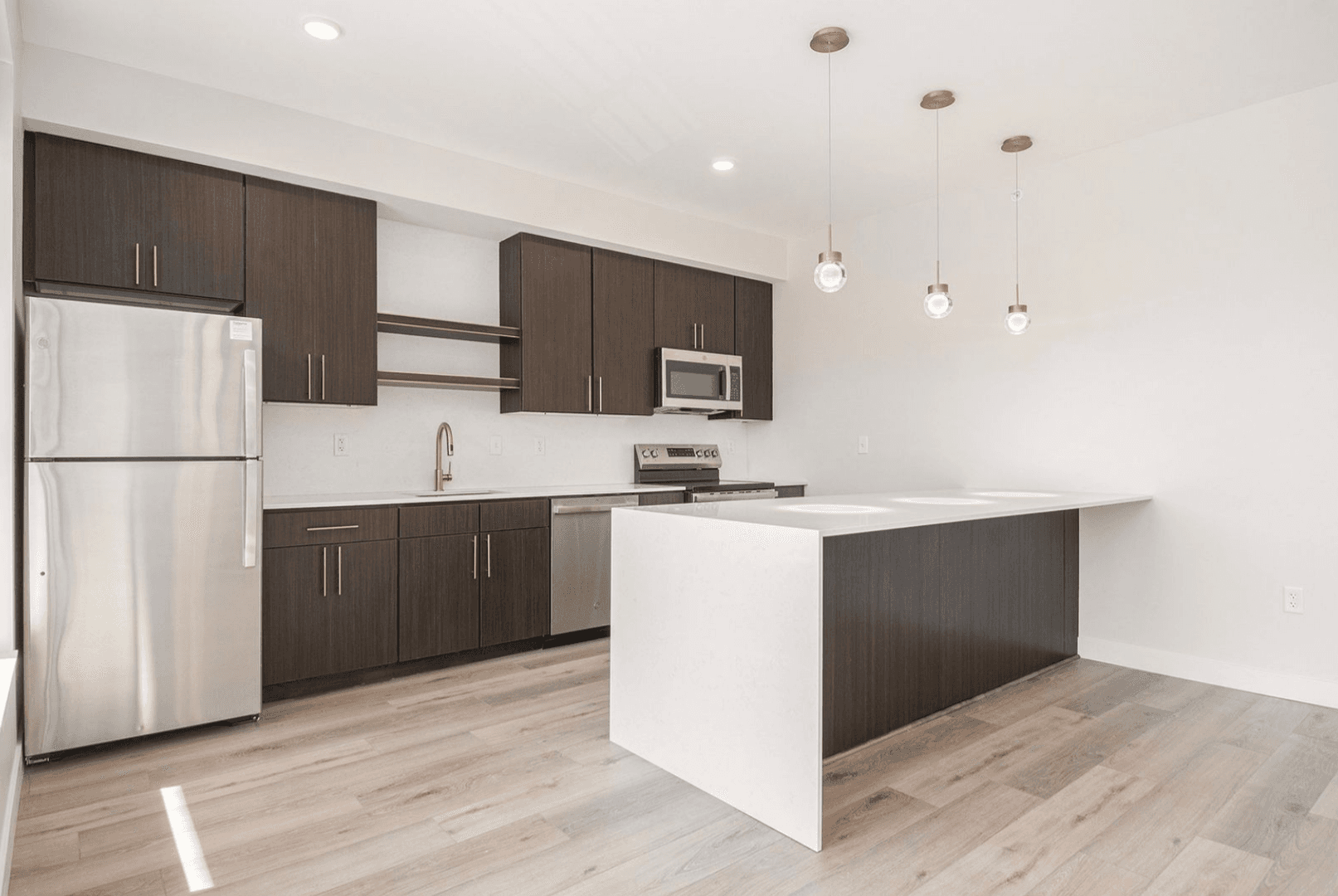 Tekamah Apartment: 300 S 13th Street