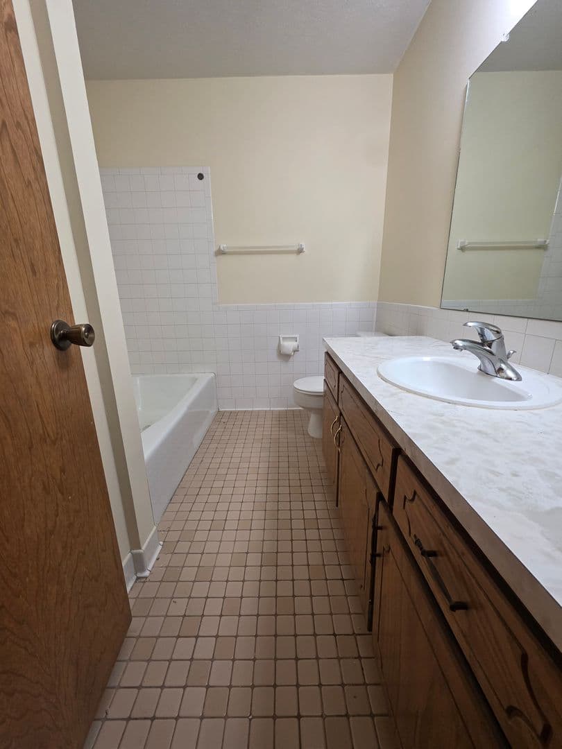 Omaha Apartment: 2665 N 93rd Street