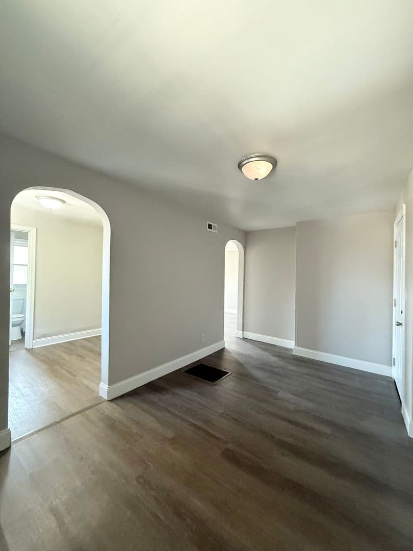 Omaha Apartment: 3907 S 24th Street