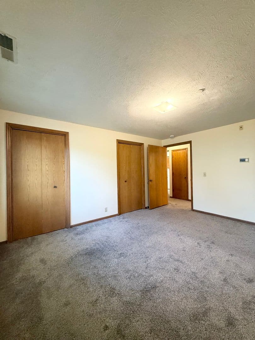 Omaha Apartment: 2715 N 93rd Street