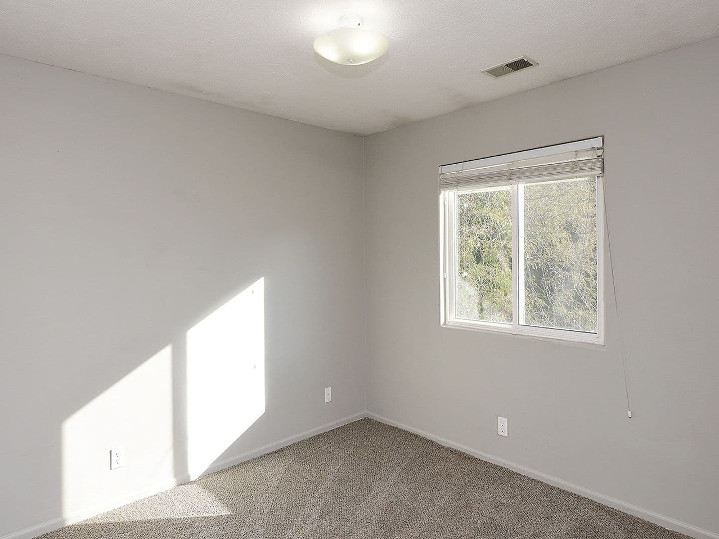 Omaha House: 4413 S 176th Ave