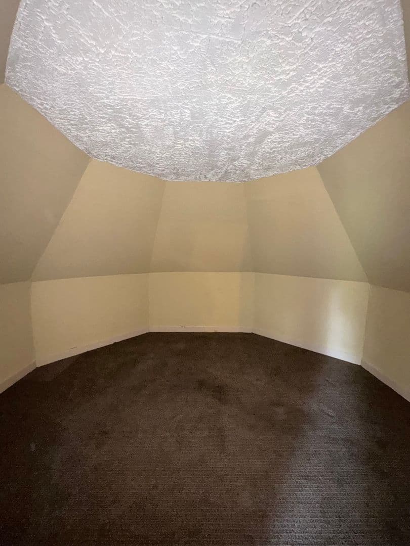 Omaha Apartment: 112 N 38th Ave