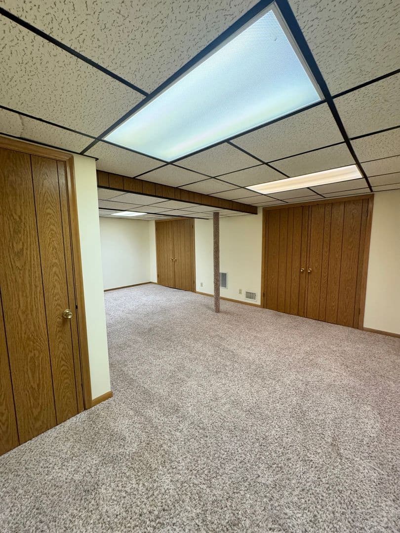 Omaha Apartment: 2723 N 93rd Street