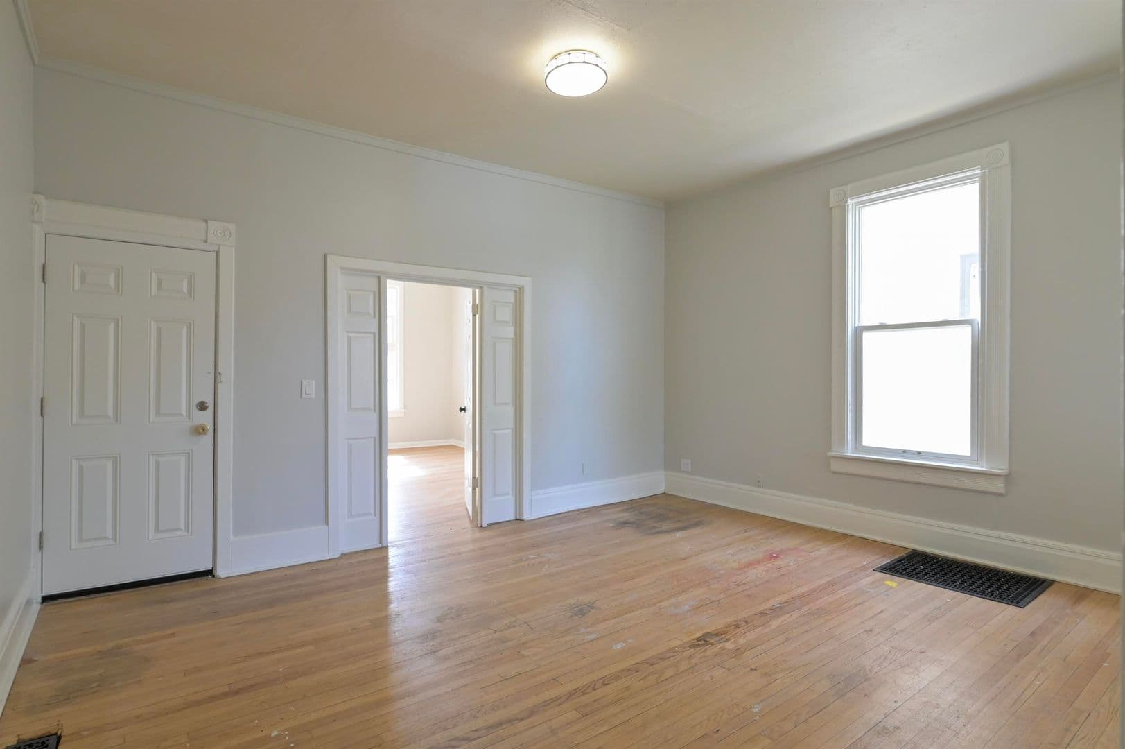Omaha Apartment: 532 S 30th Street