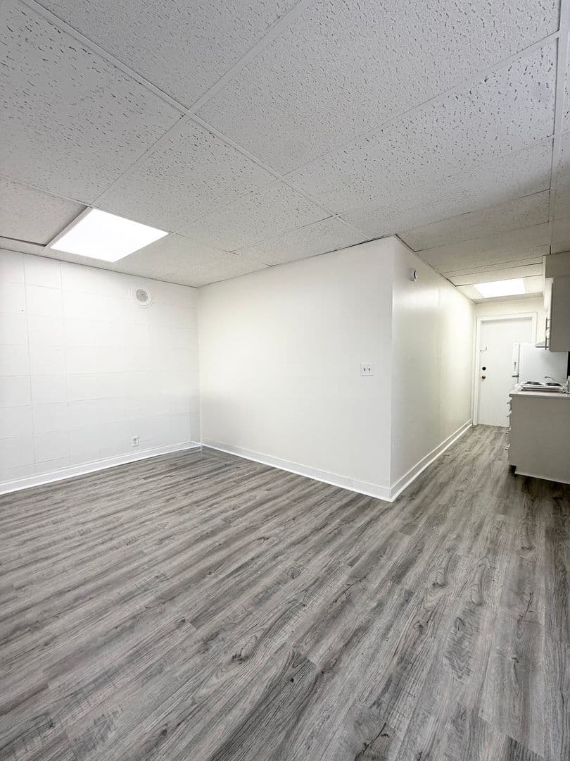 Omaha Apartment: 3512 Dodge Street