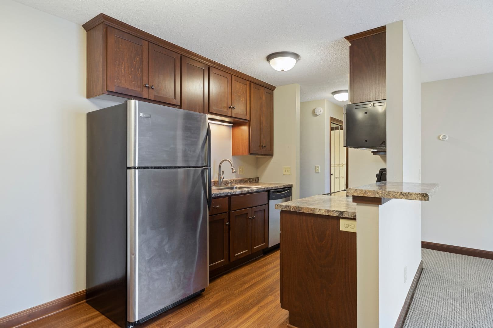 Excelsior Apartment: 246 Morse Ave