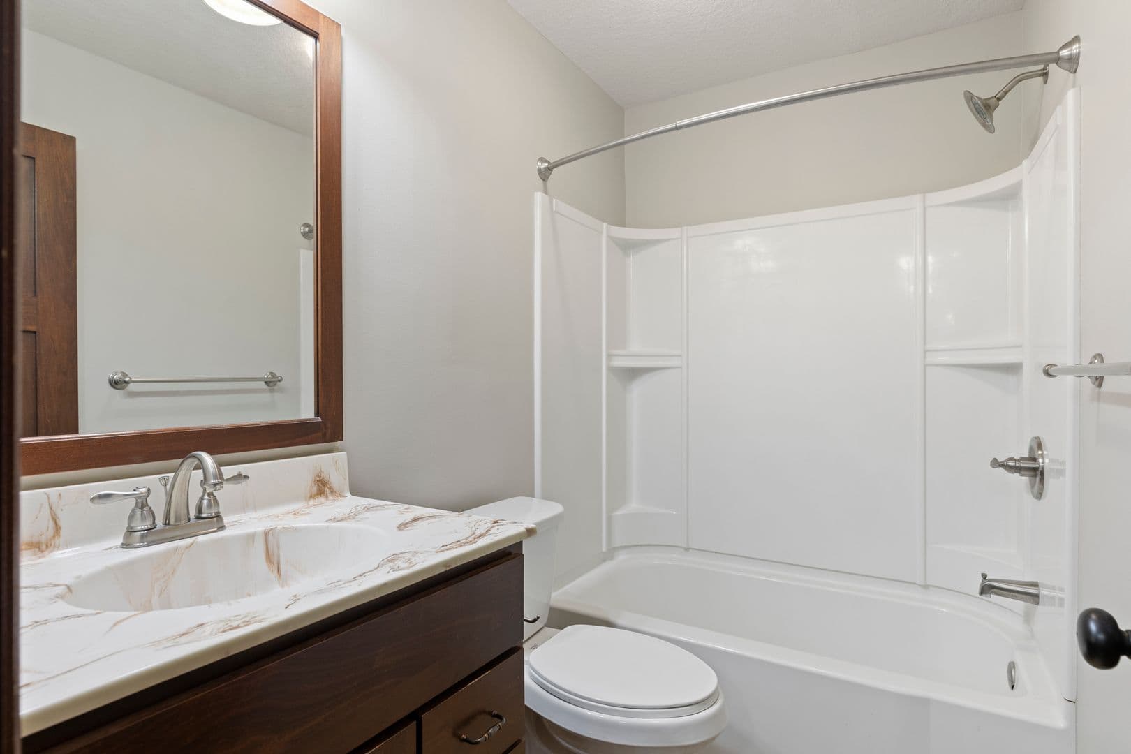 Excelsior Apartment: 246 Morse Ave