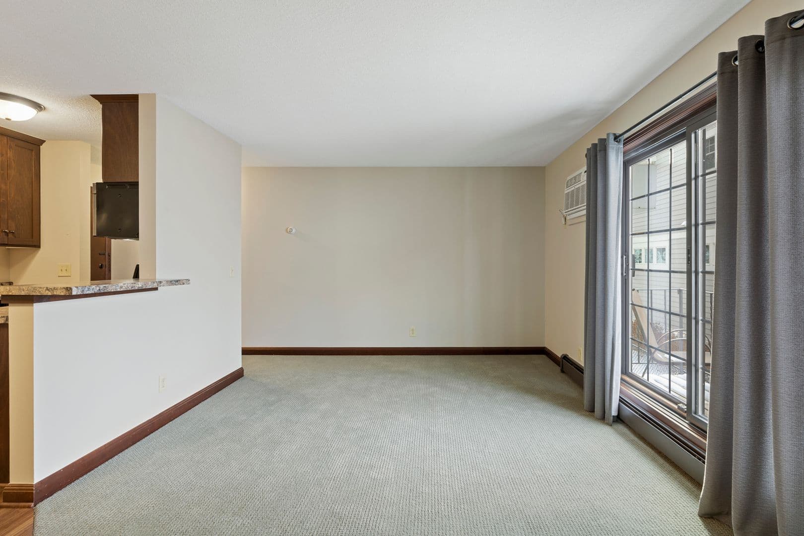Excelsior Apartment: 246 Morse Ave