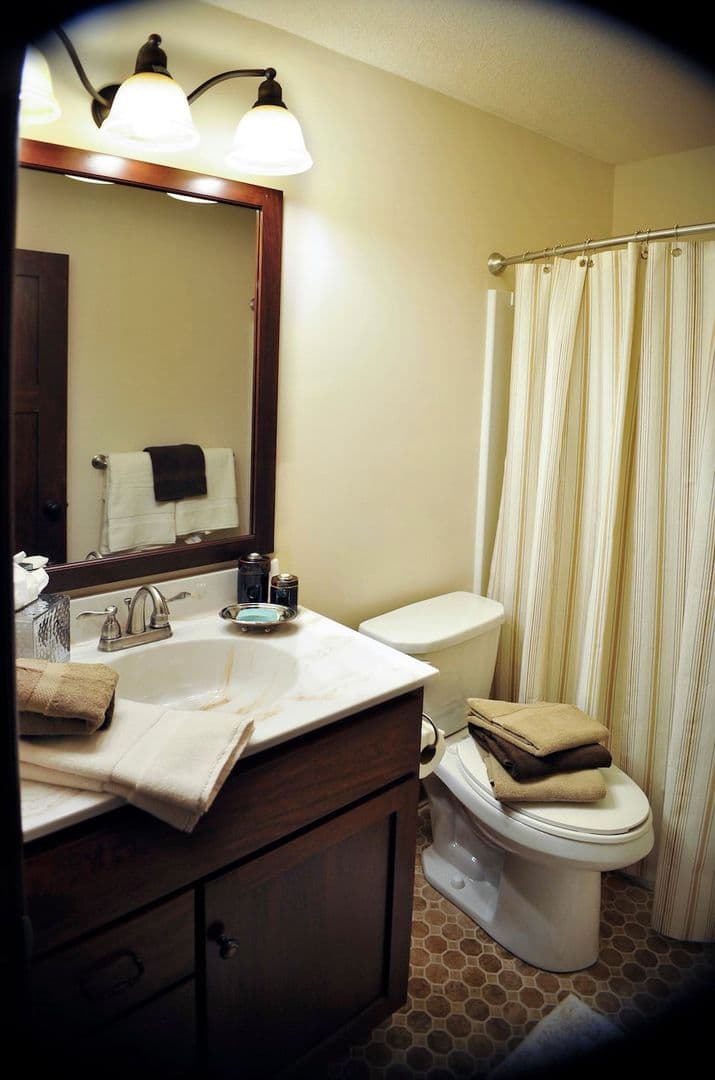 Excelsior Apartment: 246 Morse Ave