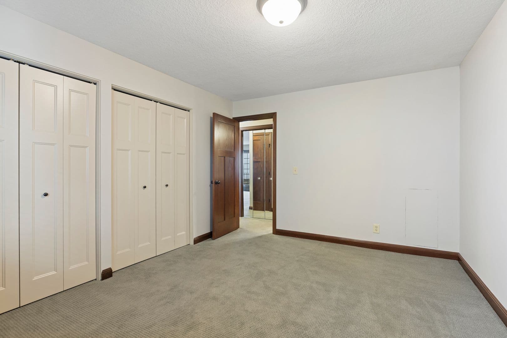 Excelsior Apartment: 246 Morse Ave