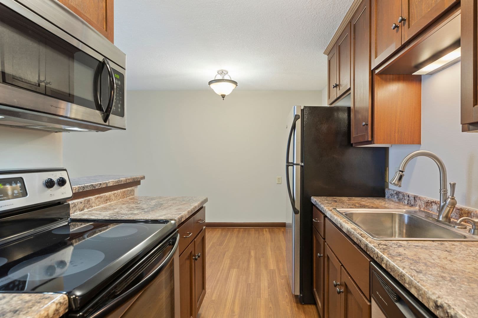 Excelsior Apartment: 246 Morse Ave