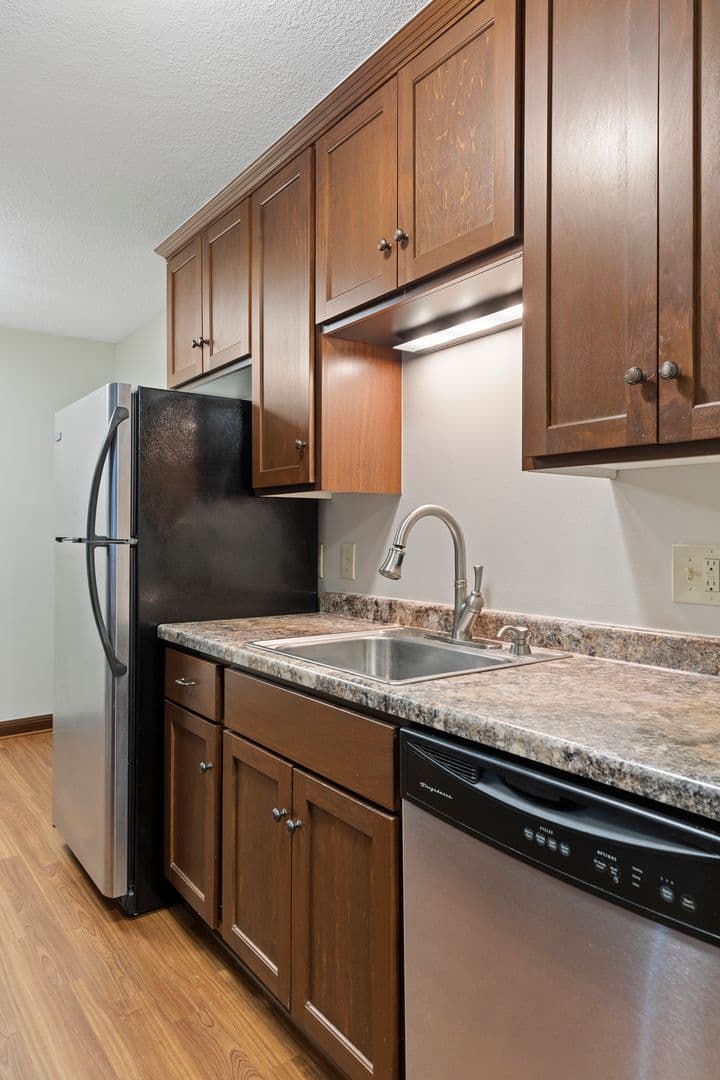 Excelsior Apartment: 246 Morse Ave