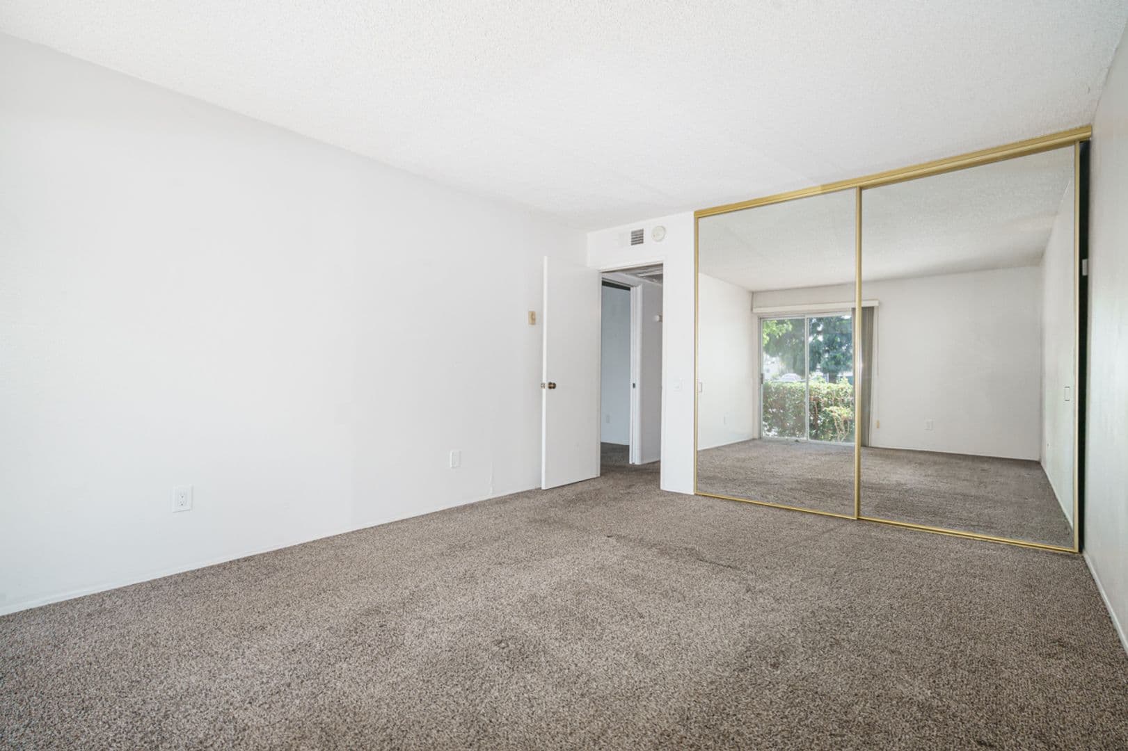 La Mesa Apartment: 5700 Baltimore Dr #134