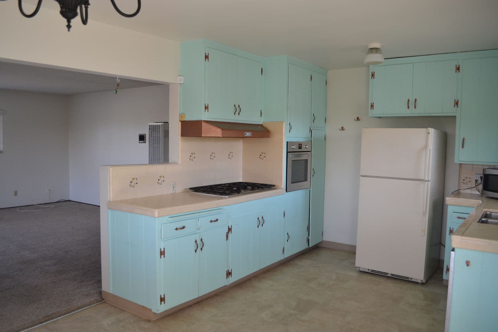San Diego Apartment: 1076 Lincoln Ave