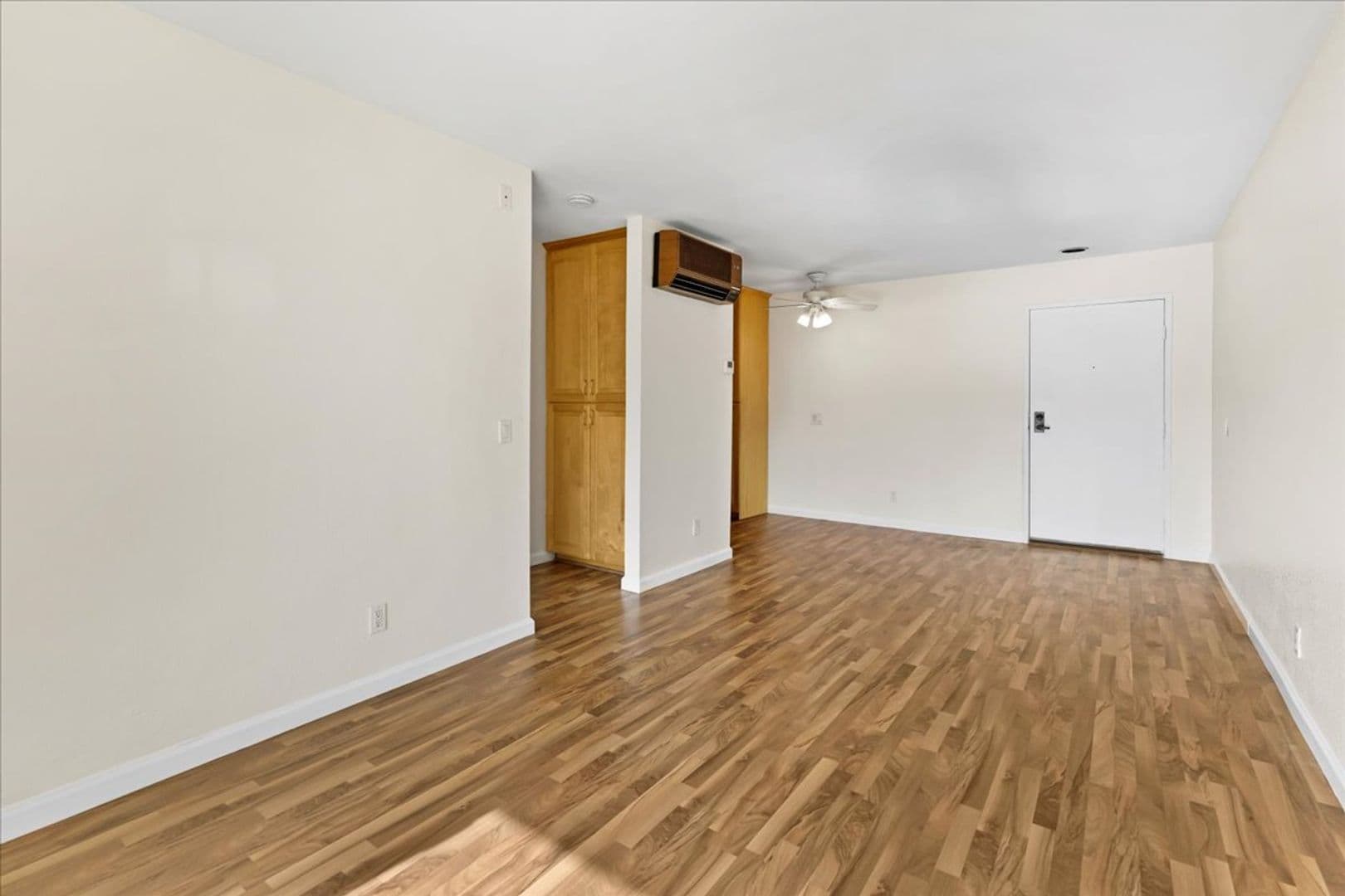 San Diego Condo: 6350 Genesee Avenue  #220