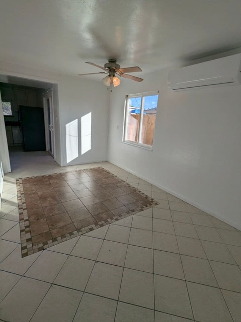 La Mesa Apartment: Horton Dr.