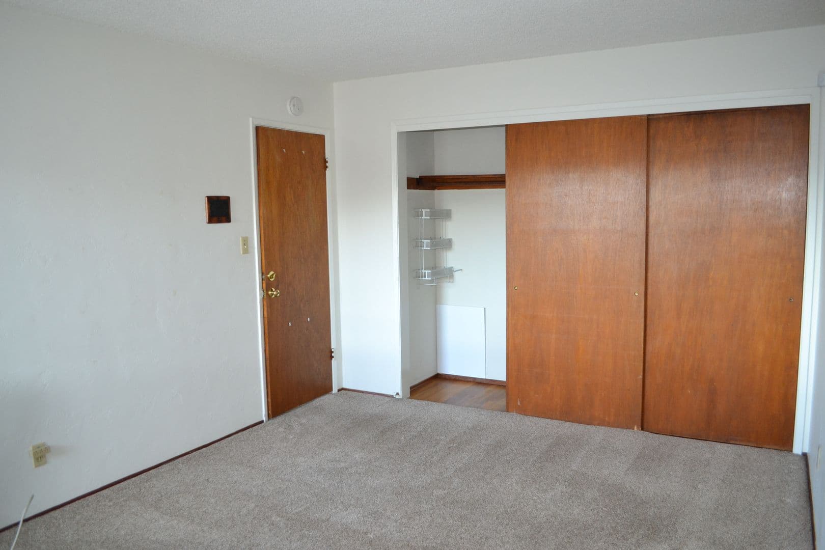 San Diego Apartment: 1076 Lincoln Ave