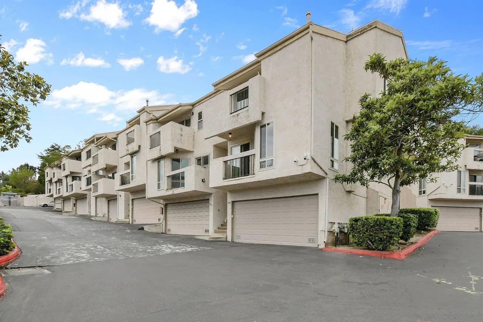 El Cajon Townhome: 354 Travelodge Dr.