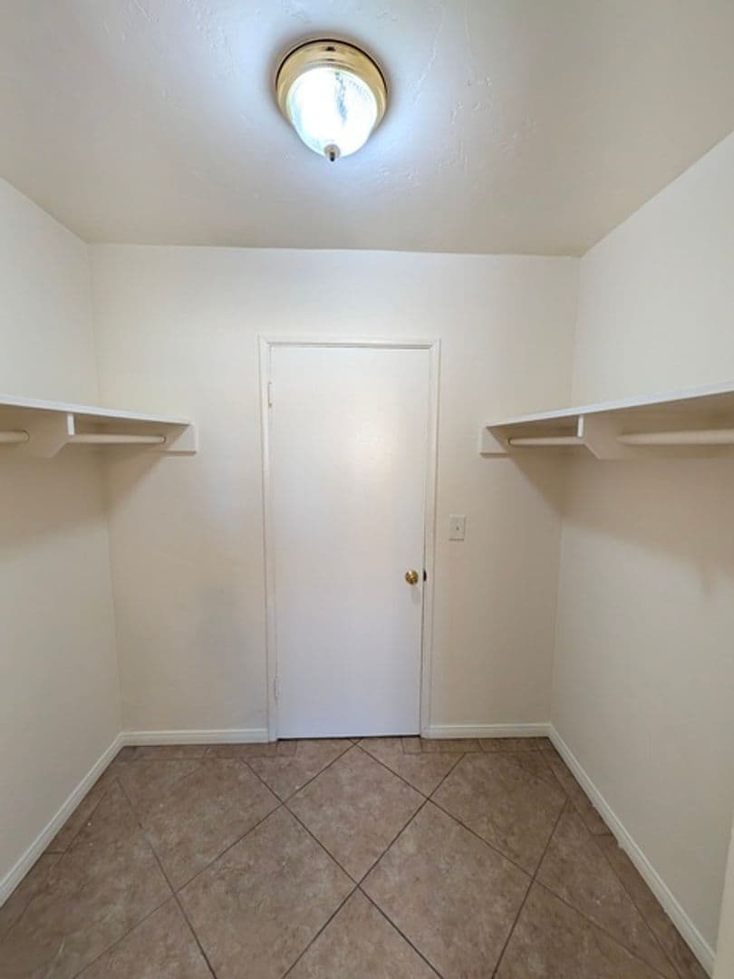 El Cajon Apartment: 801 S. Orange Ave. #C