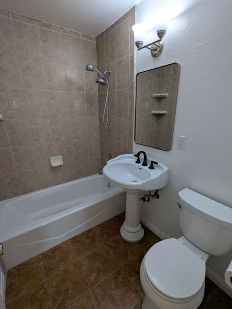 La Mesa Apartment: Horton Dr.