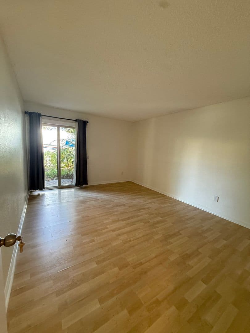 La Mesa Apartment: 5700 Baltimore Dr #55