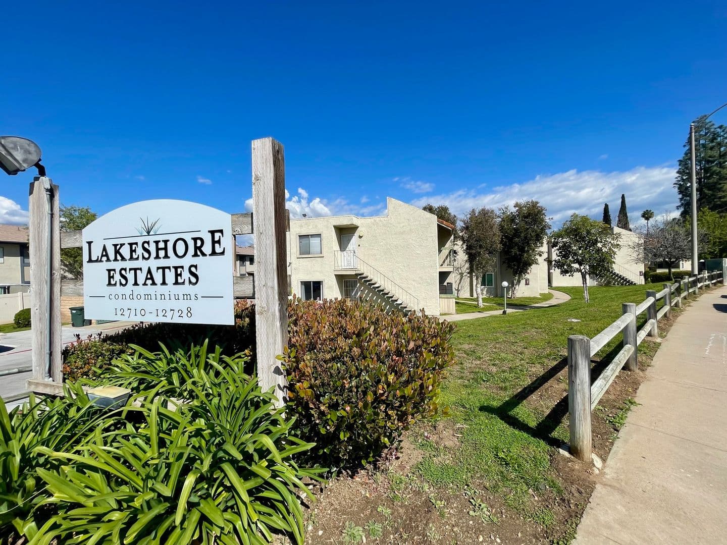 Lakeside House: 12716 Lakeshore Dr. #I