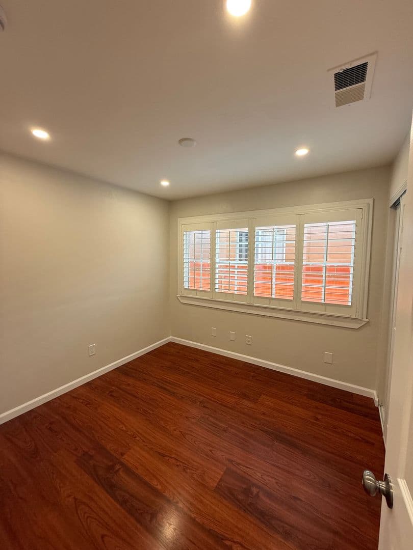 El Cajon House: 334 Roanoke Rd.