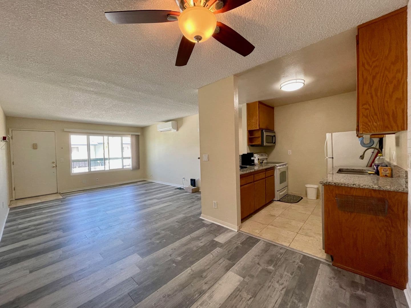Lakeside House: 12716 Lakeshore Dr. #I