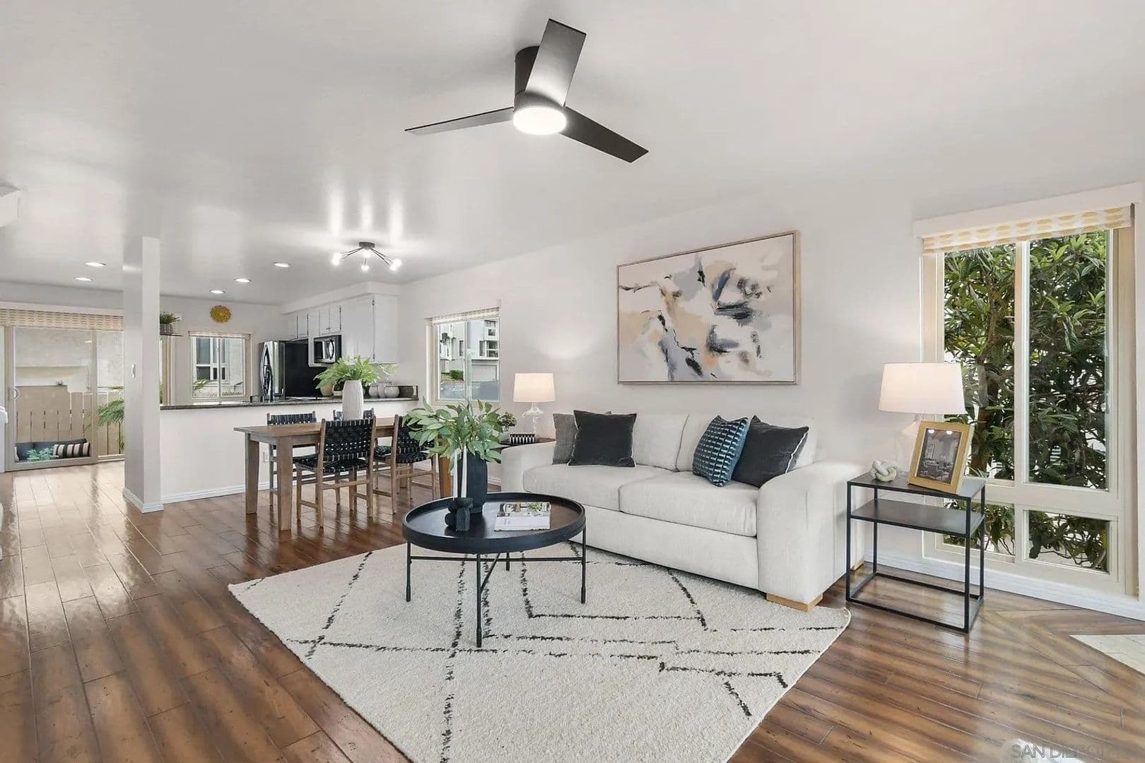 El Cajon Townhome: 354 Travelodge Dr.