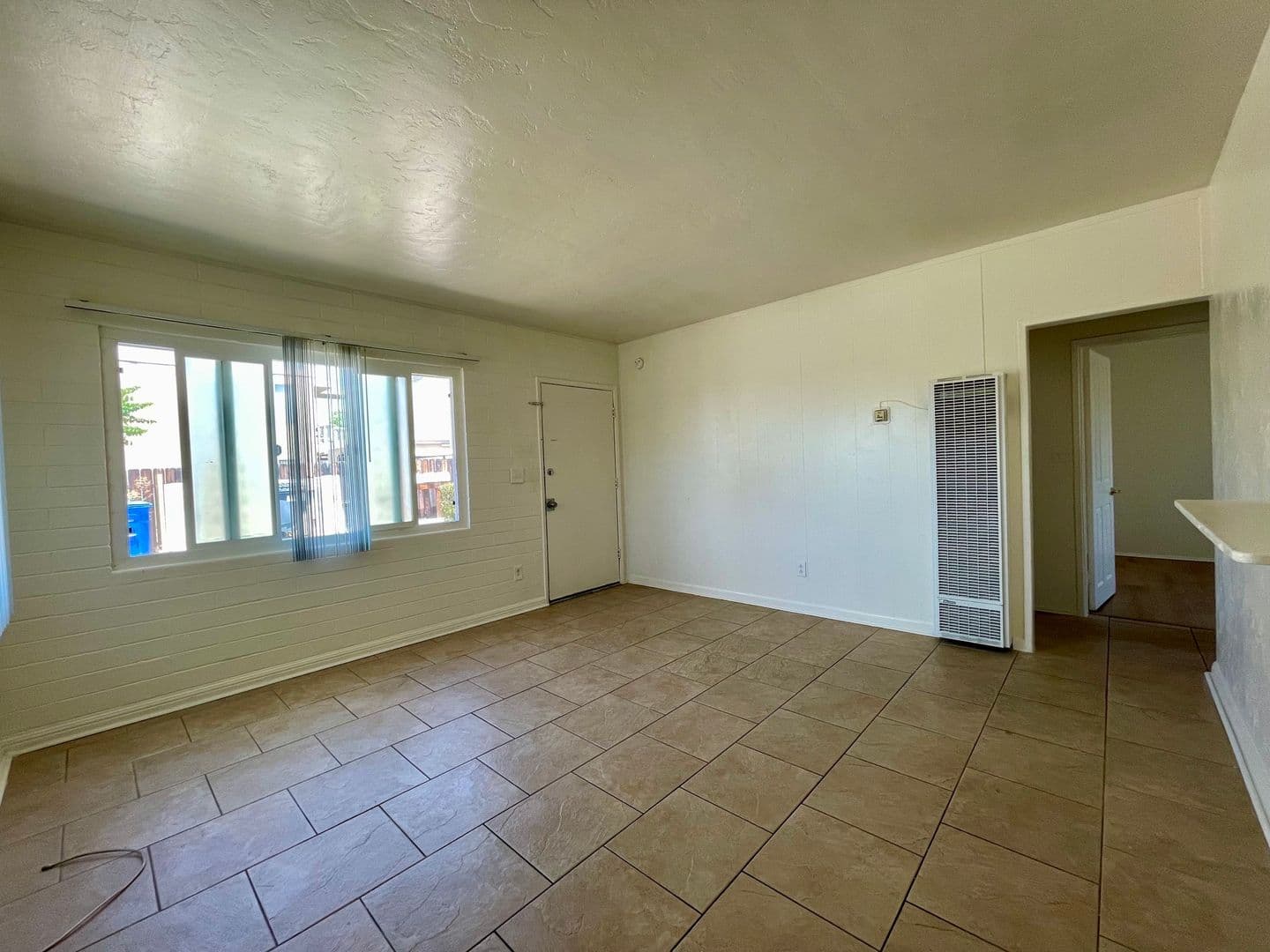 El Cajon Apartment: 321 Roanoke Rd.
