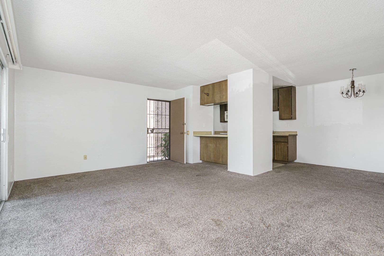 La Mesa Apartment: 5700 Baltimore Dr #134