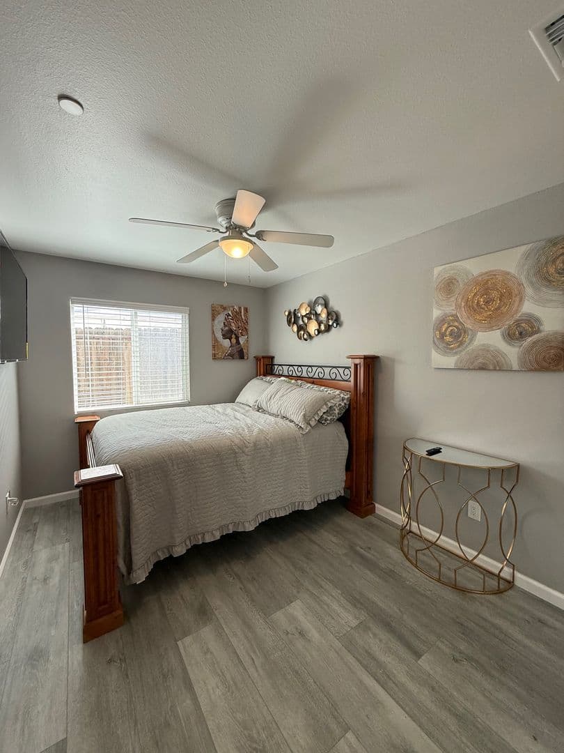 San Diego Apartment: 5276 Imperial Ave.