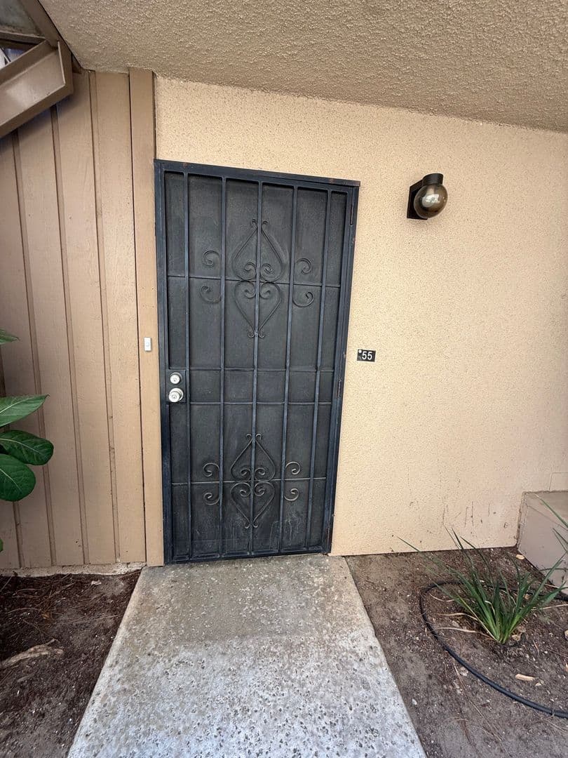 La Mesa Apartment: 5700 Baltimore Dr #55
