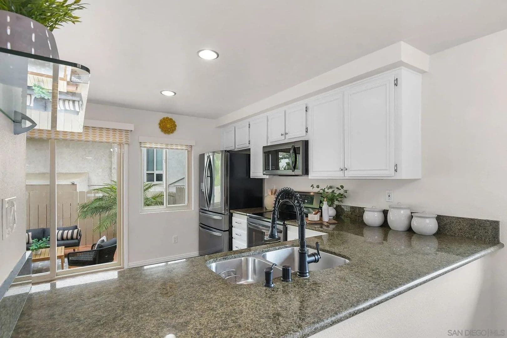 El Cajon Townhome: 354 Travelodge Dr.