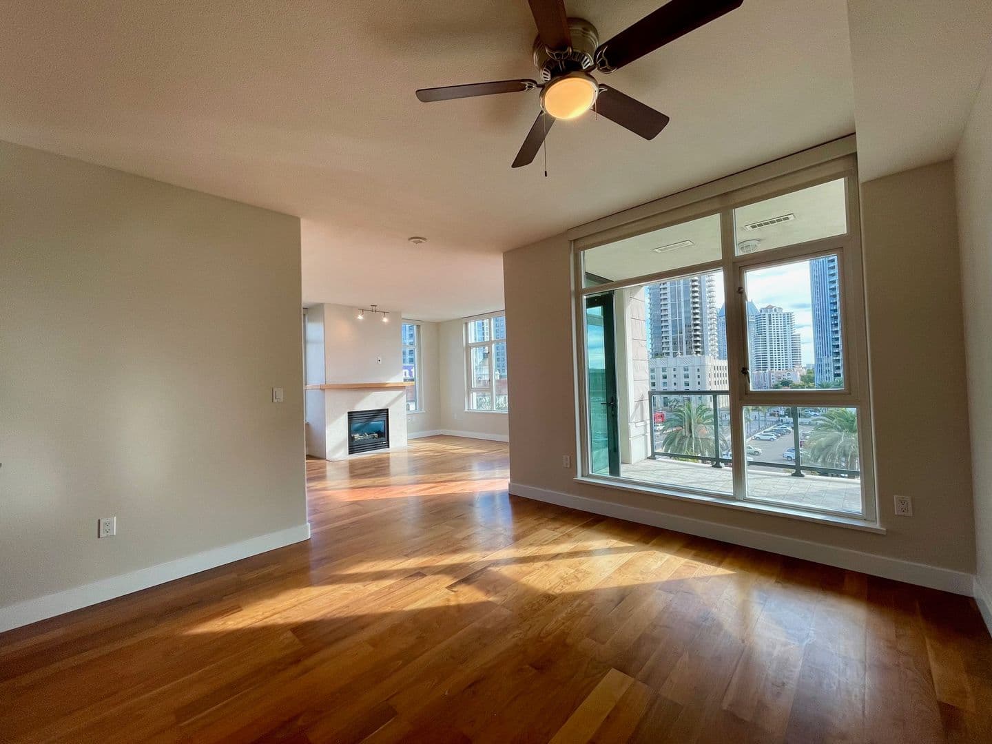 San Diego Condo: 1199 Pacific Hwy #604