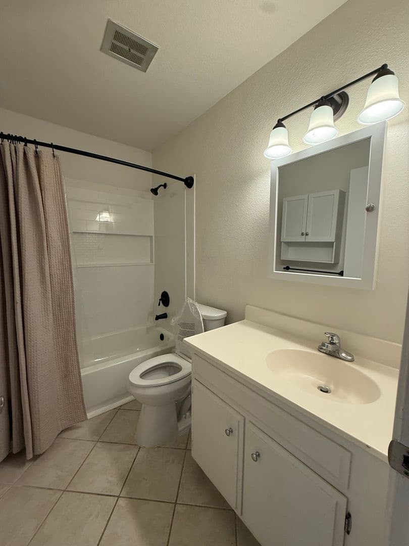 La Mesa Apartment: 5700 Baltimore Dr #55