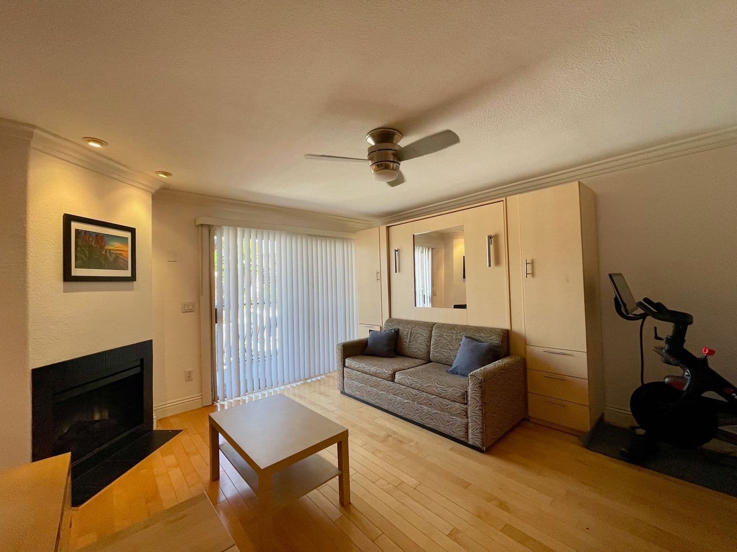 San Diego Condo: 3980 8th Ave. #117