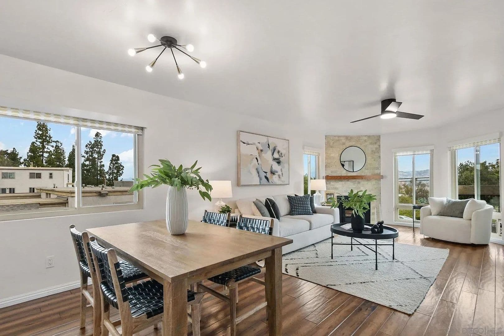 El Cajon Townhome: 354 Travelodge Dr.