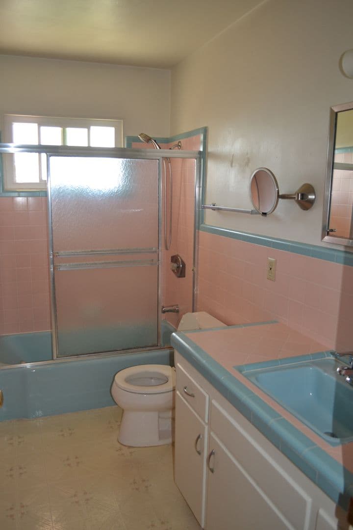 San Diego Apartment: 1076 Lincoln Ave